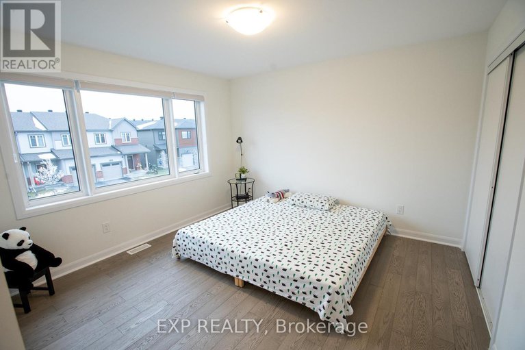 29126984/137-maynooth-court/half-moon-bay/ottawa/ontario/K2J6Y4_18