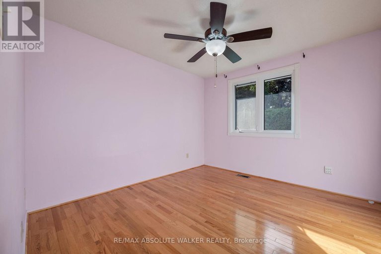28746001/1439-metz-crescent/carson-meadows/ottawa/ontario/K1K3Z9_24