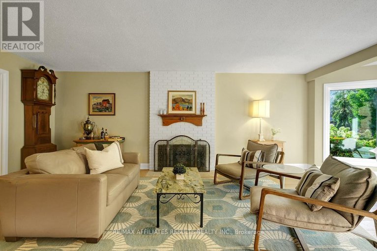 28809454/5-tiffany-crescent/beaverbrook/ottawa/ontario/K2K1W1_5