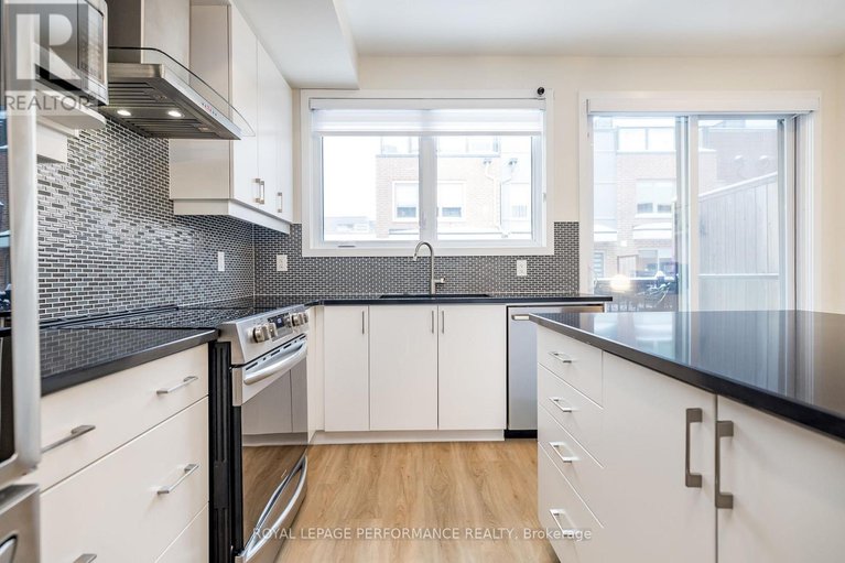 29270056/225-makadewa-private-w/cfb-rockcliffe-and-area/ottawa/ontario/K1K0P2_20