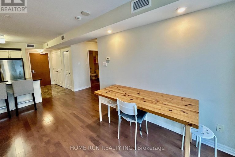 29608052/1104-195-besserer-street/sandy-hill/ottawa/ontario/K1N0B6_19