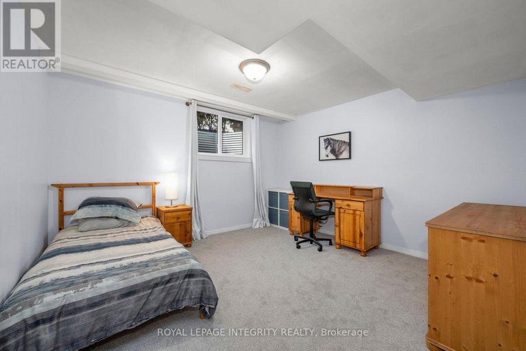 29119539/268-mceachern-crescent/bilberry-creekqueenswood-heights/ottawa/ontario/K1E3K5_38