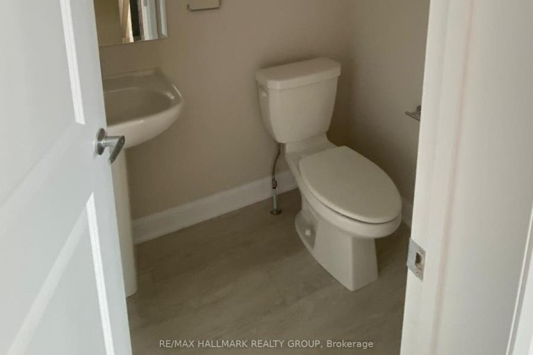 28933930/348-raheen-court-ottawa-circuit/half-moon-bay/ottawa/ontario/K2C3H2_24