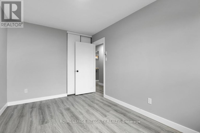 29079650/3-ashwick-court/craig-henrywoodvale/ottawa/ontario/K2G3S4_19