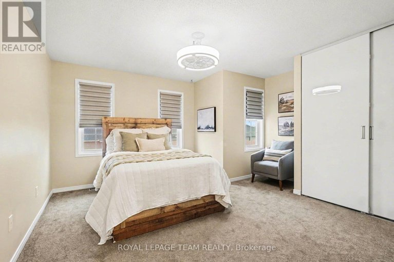 29612593/175-scout-street/central-park/ottawa/ontario/K2C4E2_18