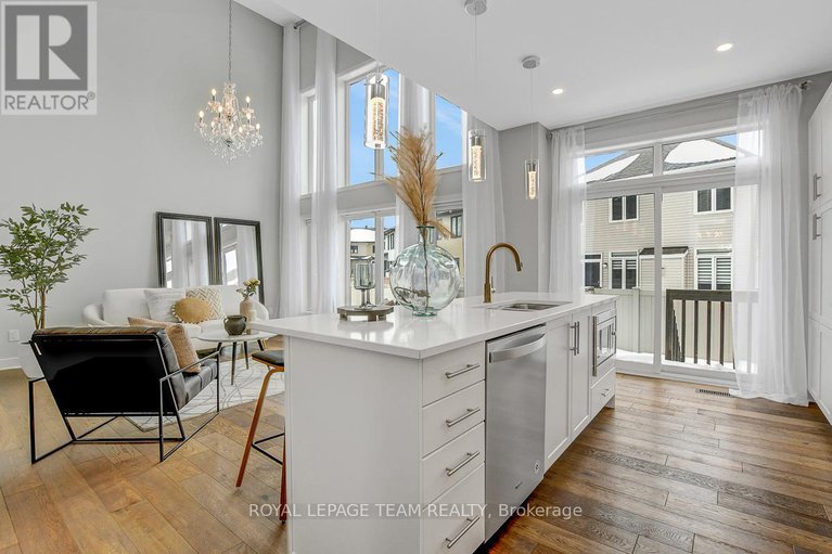 29433481/749-brian-good-avenue/riverside-southgloucester-glen/ottawa/ontario/K4M0E3_20