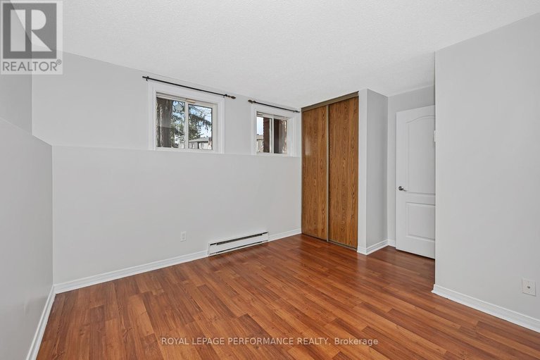 28997579/84-1317-marigold-crescent/pineview/ottawa/ontario/K1B5E7_25