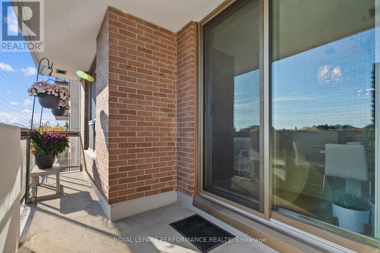 28967483/unit-407-200-lafontaine-avenue/vanier/ottawa/ontario/K1L8K8_23