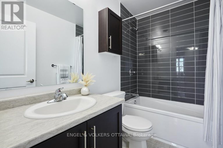 29078977/l-50-jaguar-private/emerald-meadowstrailwest/ottawa/ontario/K2V0J2_32