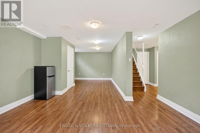 28897770/1291-notting-hill-avenue/ellwood/ottawa/ontario/K1V6T5_23