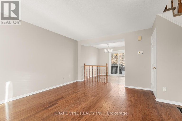 28039970/430-lawler-crescent/chatelaine-village/ottawa/ontario/K4A3Y3_8