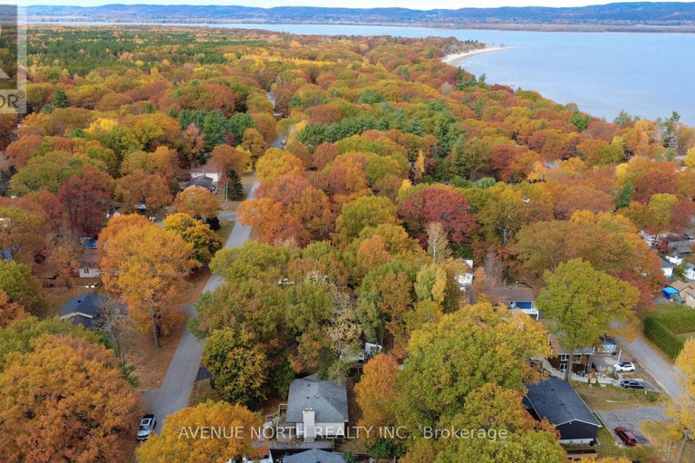 29034612/116-woods-road/constance-bay/ottawa/ontario/K0A3M0_35