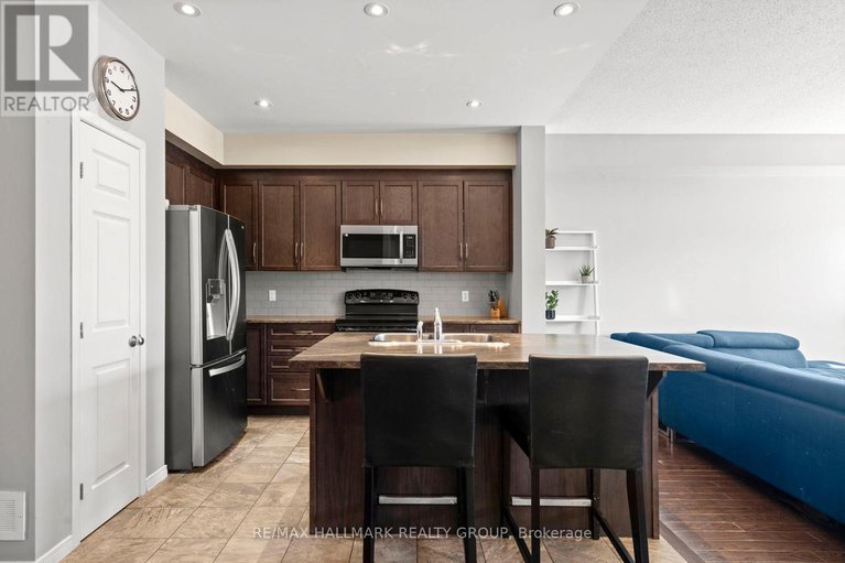 29449929/2268-descartes-street/notting-hillsummerside/ottawa/ontario/K4A0W4_23