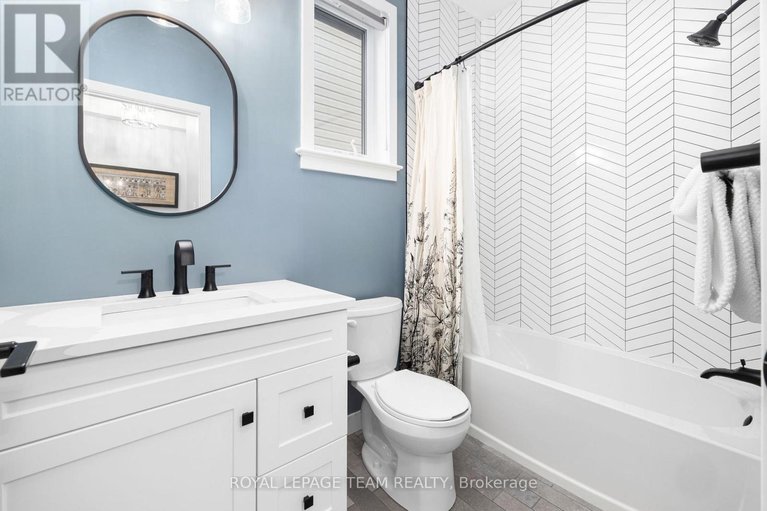 29549616/432-gidran-circle/emerald-meadowstrailwest/ottawa/ontario/K2V0P5_22