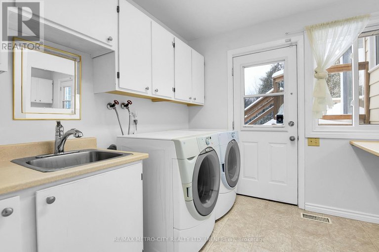 29410189/128-burns-drive/mcnabbraeside-twps/mcnabbraeside/ontario/K0A1G0_25