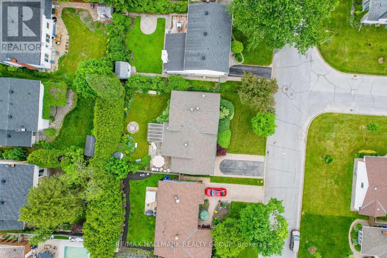 28581725/2143-hubbard-crescent/beacon-hill-north/ottawa/ontario/K1J6L3_36