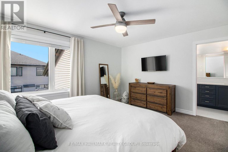 28862057/754-cairn-crescent/mer-bleuebradley-estatesanderson-park/ottawa/ontario/K1W0P4_28