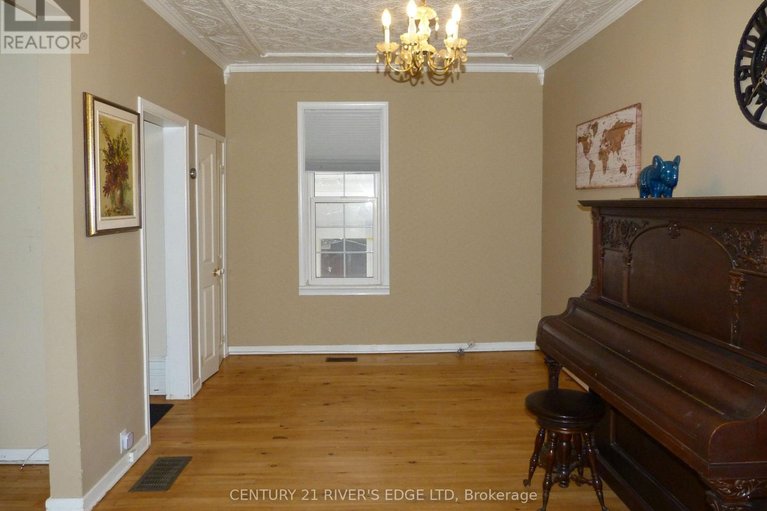 29471578/453-may-street/winchester/north-dundas/ontario/K0C2K0_15