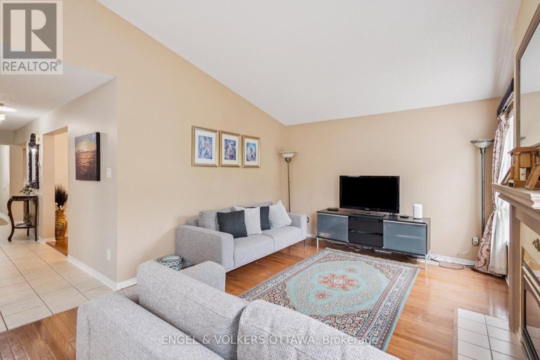 28798692/2213-noblewood-way/orleans-village/ottawa/ontario/K1W1E7_22