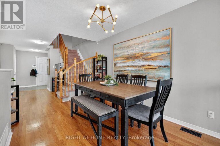 29100823/812-nesting-way/fallingbrookgardenway-south/ottawa/ontario/K4A3X2_11