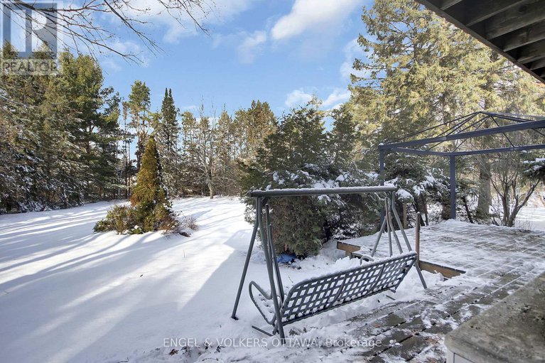 29262482/5361-hilltop-drive/manotick-long-island-nicholls-island/ottawa/ontario/K4M1G4_37