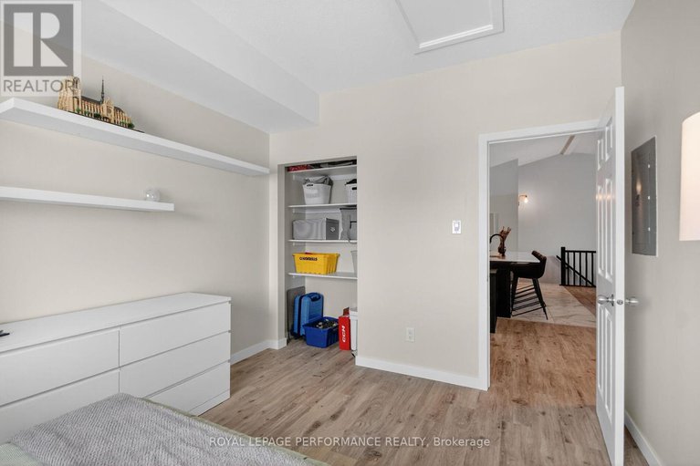 29300835/c-100-artesa-private/emerald-meadowstrailwest/ottawa/ontario/K2S0J8_23