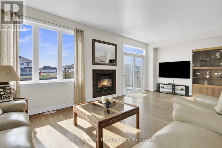 28848804/1024-northgraves-crescent/emerald-meadowstrailwest/ottawa/ontario/K2M0C8_9