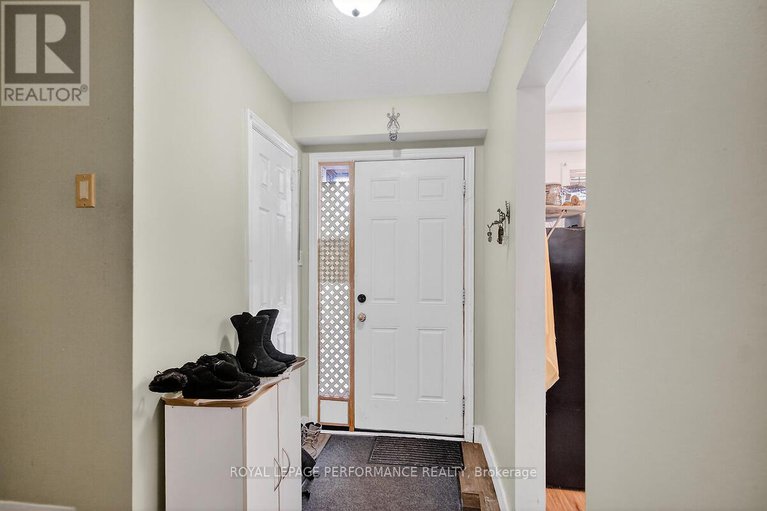 29395865/9-3064-olympic-way/blossom-parkleitrim/ottawa/ontario/K1T1Y6_3