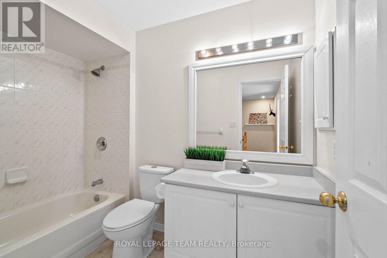 28867147/16-baton-court/katimavik/ottawa/ontario/K2L4C8_24