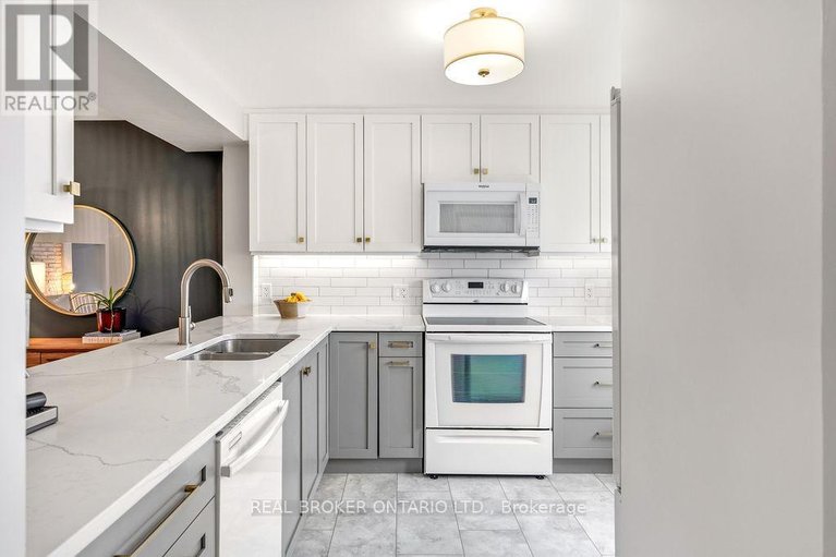 29633974/1095-avignon-court/orleans-wood/ottawa/ontario/K1C2M2_5