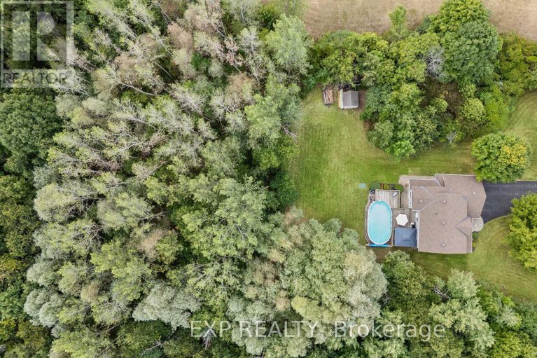 28792701/8325-albert-bouwers-circle/osgoode-twp-north-of-reg-rd-6/ottawa/ontario/K0A2P0_29