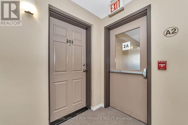 29604234/203-1921-st-joseph-boulevard/convent-glen-south/ottawa/ontario/K1C0A3_5