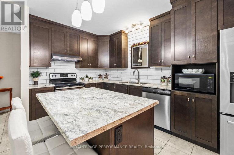 29613820/205-300-solstice-crescent/embrun/russell/ontario/K0A1W0_9