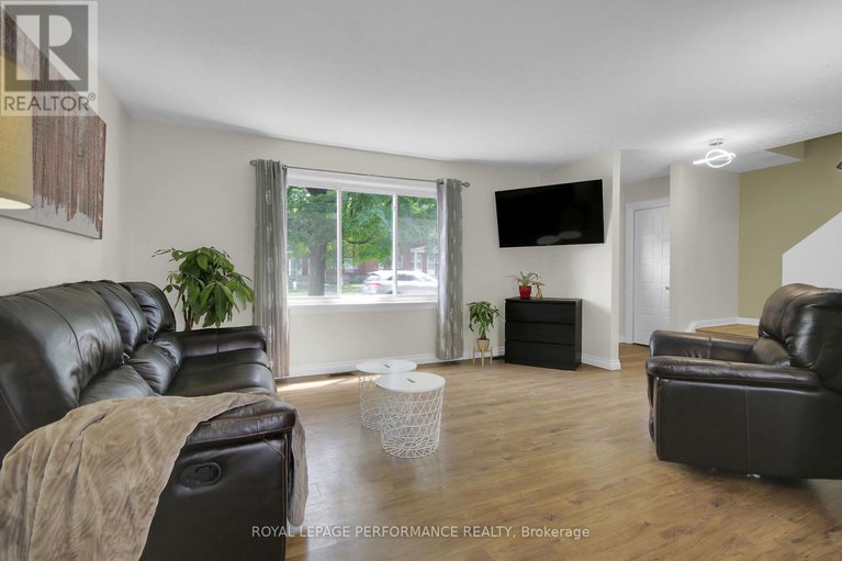 28622582/786-cummings-avenue/castle-heightsrideau-high/ottawa/ontario/K1K2L2_10