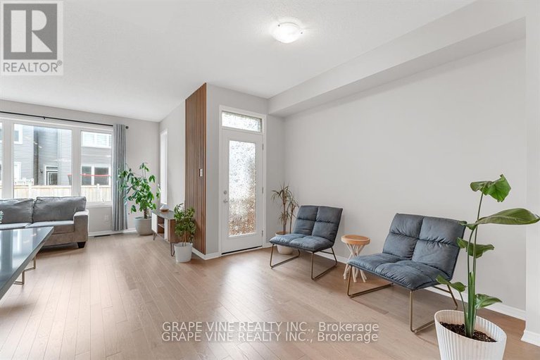 28496874/678-taliesin-crescent/remainder-of-stittsville-area/ottawa/ontario/K2S2W5_14
