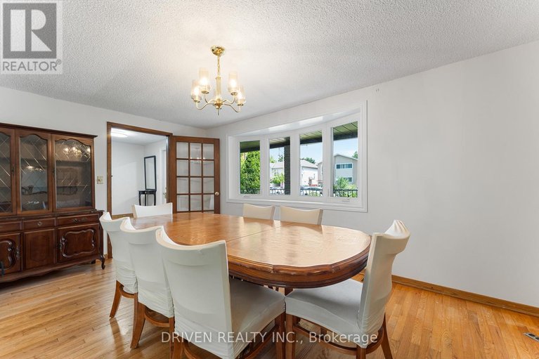 29582368/876-pinecrest-road/fairfield-heights/ottawa/ontario/K2B6B2_5