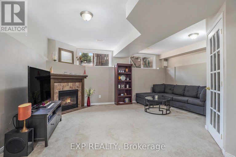 28538043/215-parkrose/chatelaine-village/ottawa/ontario/K4A0N8_18