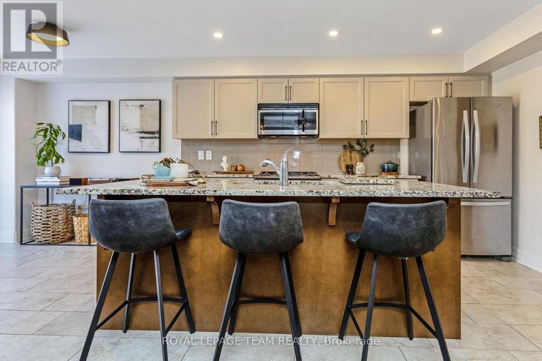 29652358/121-woodhurst-crescent/stittsville-south/ottawa/ontario/K2S0T4_13