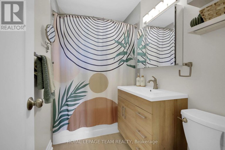 28798698/43-epworth-avenue/meadowlandsst-claire-gardens/ottawa/ontario/K2G2L8_26