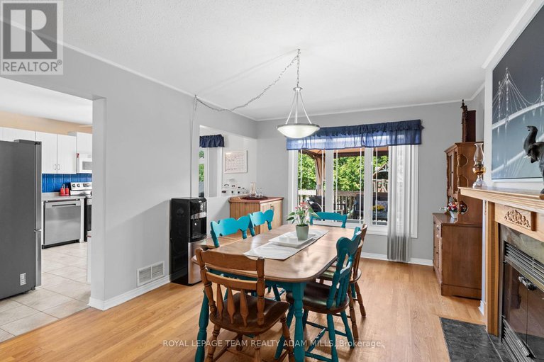 28573380/607-tourelle-drive/fallingbrookgardenway-south/ottawa/ontario/K4A3H5_16