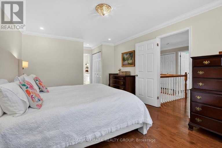 29622542/1372-jules-leger-drive/cumberland-ridge/ottawa/ontario/K4C1E2_21