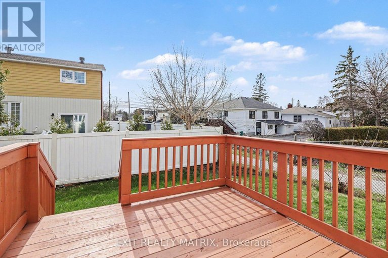 29641183/2829-gothwood-place/sawmill-creektimbermill/ottawa/ontario/K1T2V4_30