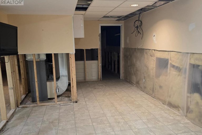 29279003/212-mcelroy-drive/glencairnhazeldean/ottawa/ontario/K2L1Y1_9