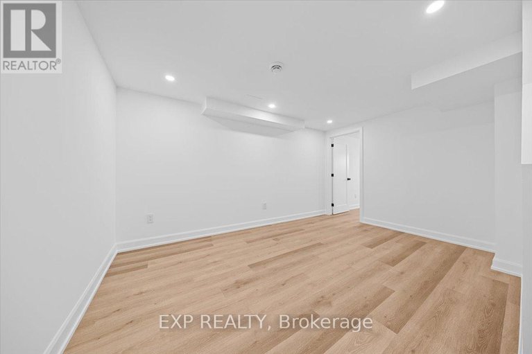 29377335/41-qualicum-street/bruce-farmgraham-parkqualicumbellands/ottawa/ontario/K2H7H3_42