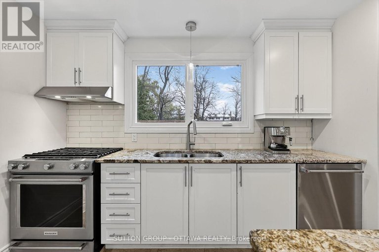 29128256/25-southpark-drive/blackburn-hamlet/ottawa/ontario/K1B3B8_12