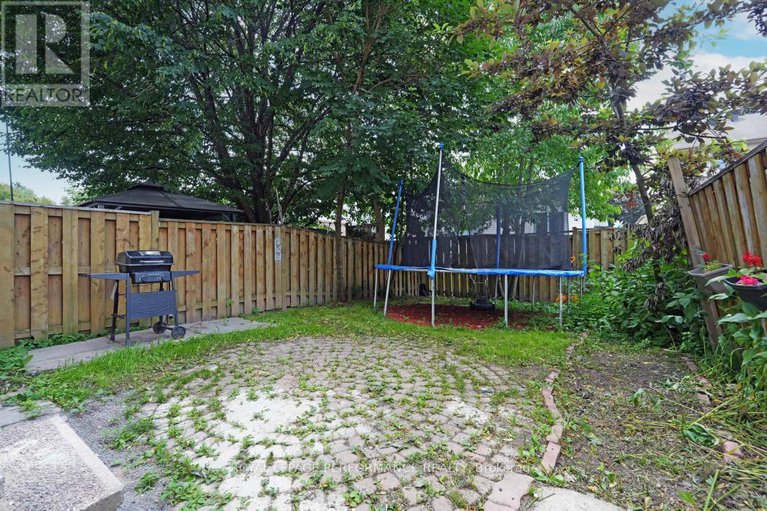 28601739/1416-caravel-crescent/bilberry-creekqueenswood-heights/ottawa/ontario/K1E3X4_30