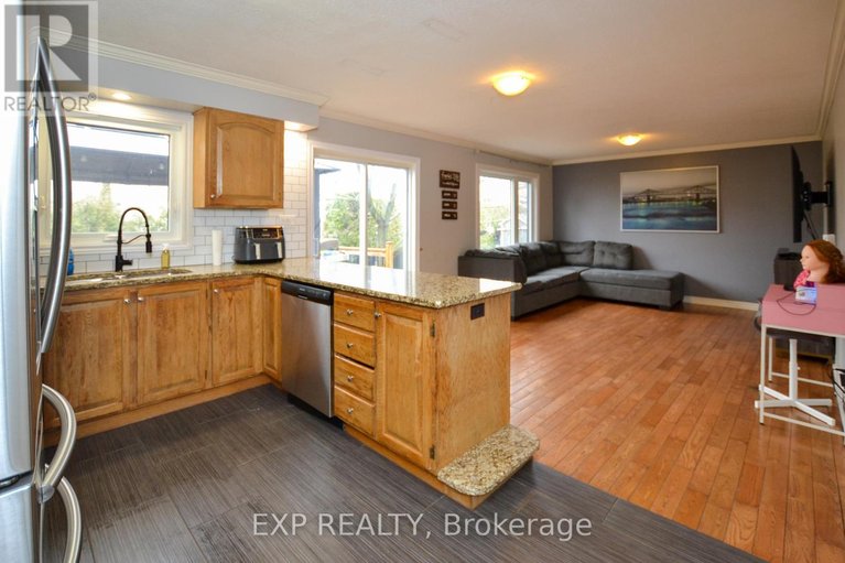 29617820/965-belvedere-avenue/town-of-rockland/clarence-rockland/ontario/K4K1H3_6