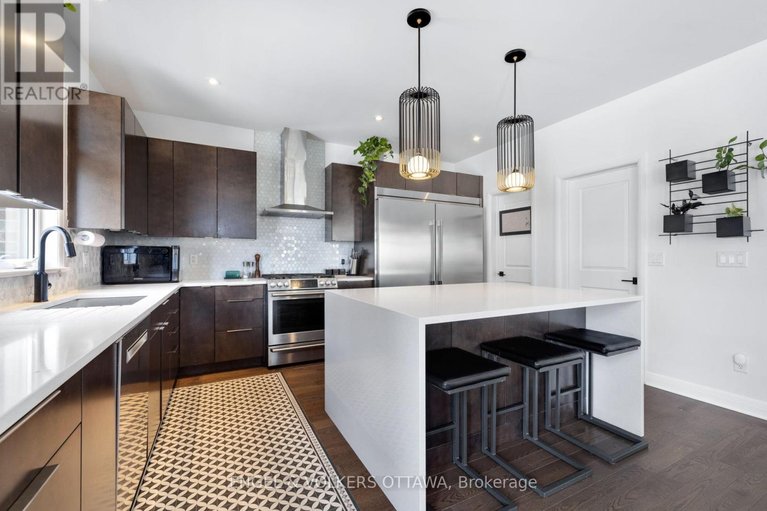 29464568/157-avro-circle/cfb-rockcliffe-and-area/ottawa/ontario/K1K4K7_12