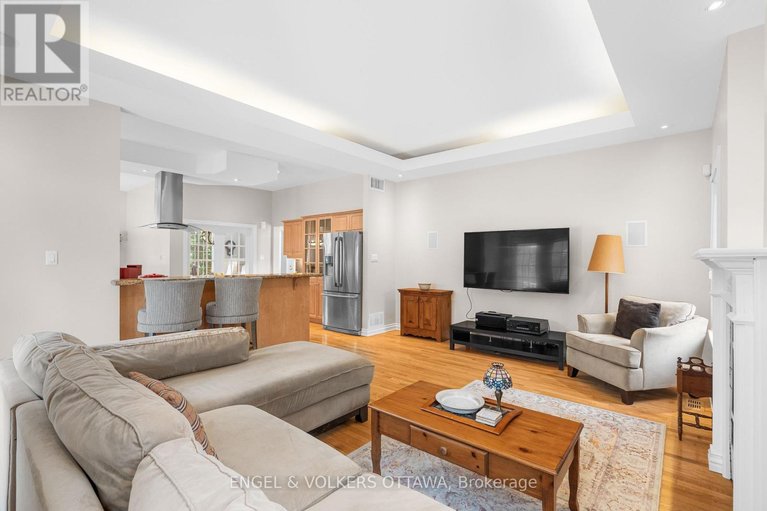 29633496/5-countryside-green/cedar-hillorchard-estates/ottawa/ontario/K2R1B5_18