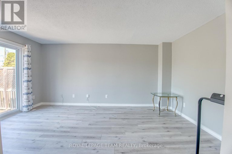 28311456/23-tulane-crescent/on-the-green/ottawa/ontario/K2J2G2_9